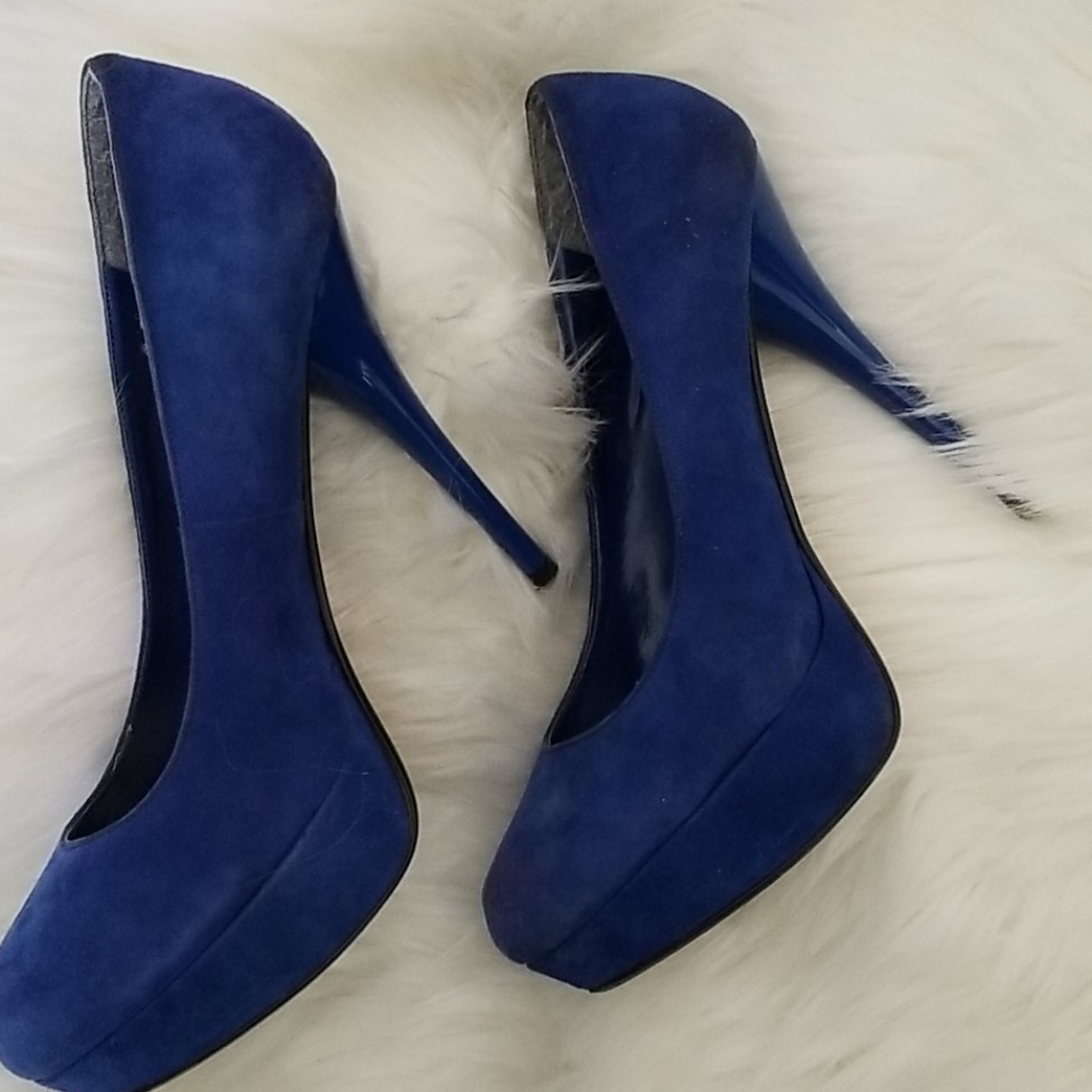 Blue suede Bakers pumps